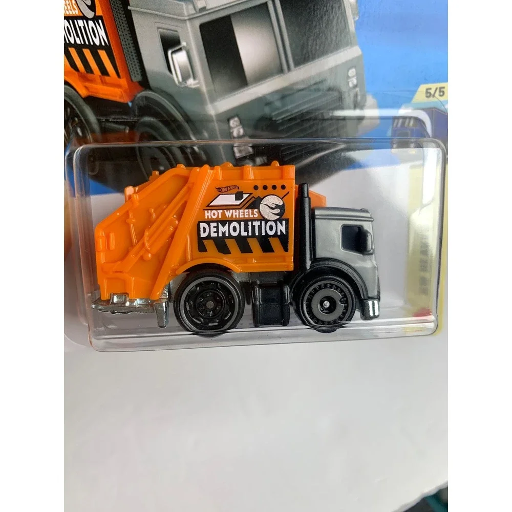 Hot Wheels Total Disposal Treasure Hunt HW Heavyweights Orange‎ Garbage Truck